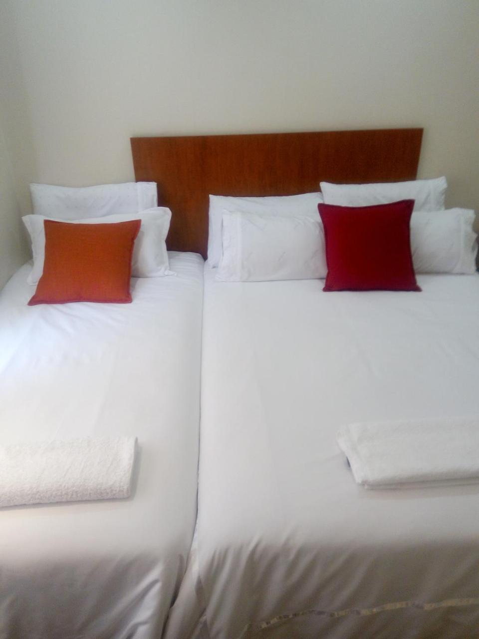 Eros Guest Inn Франсистаун Экстерьер фото